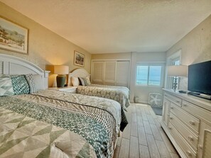 2 chambres, fer et planche à repasser, Wi-Fi gratuit, draps fournis