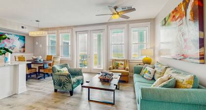 Oceanfront condo with gorgeous views, pool & hot tub - dog-friendly