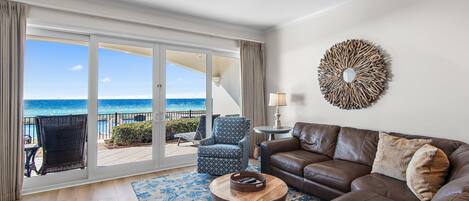 Smart TV, fireplace, DVD player, books