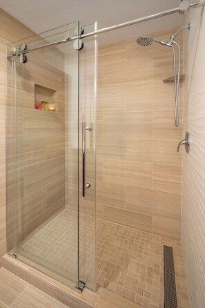 Shower, hair dryer, towels, soap - Kahala 721 Partial Ocean View By Suite Paradise (Koloa)