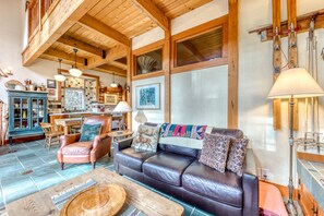 TV, fireplace, DVD player, books