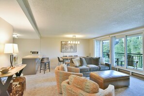 TV, fireplace - Trails End Slopeside Condo: Ski-In/Out, Walk to Town! (Breckenridge)
