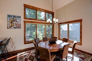 Dining - North Shore Bliss by Tahoe Getaways - 3 BR + Loft - Hot Tub (Carnelian Bay)