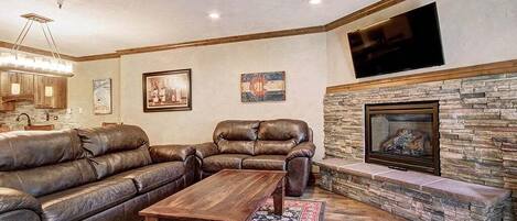 TV, fireplace