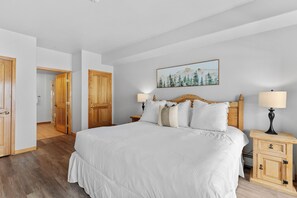 3 chambres, fer et planche à repasser, accès Internet, draps fournis