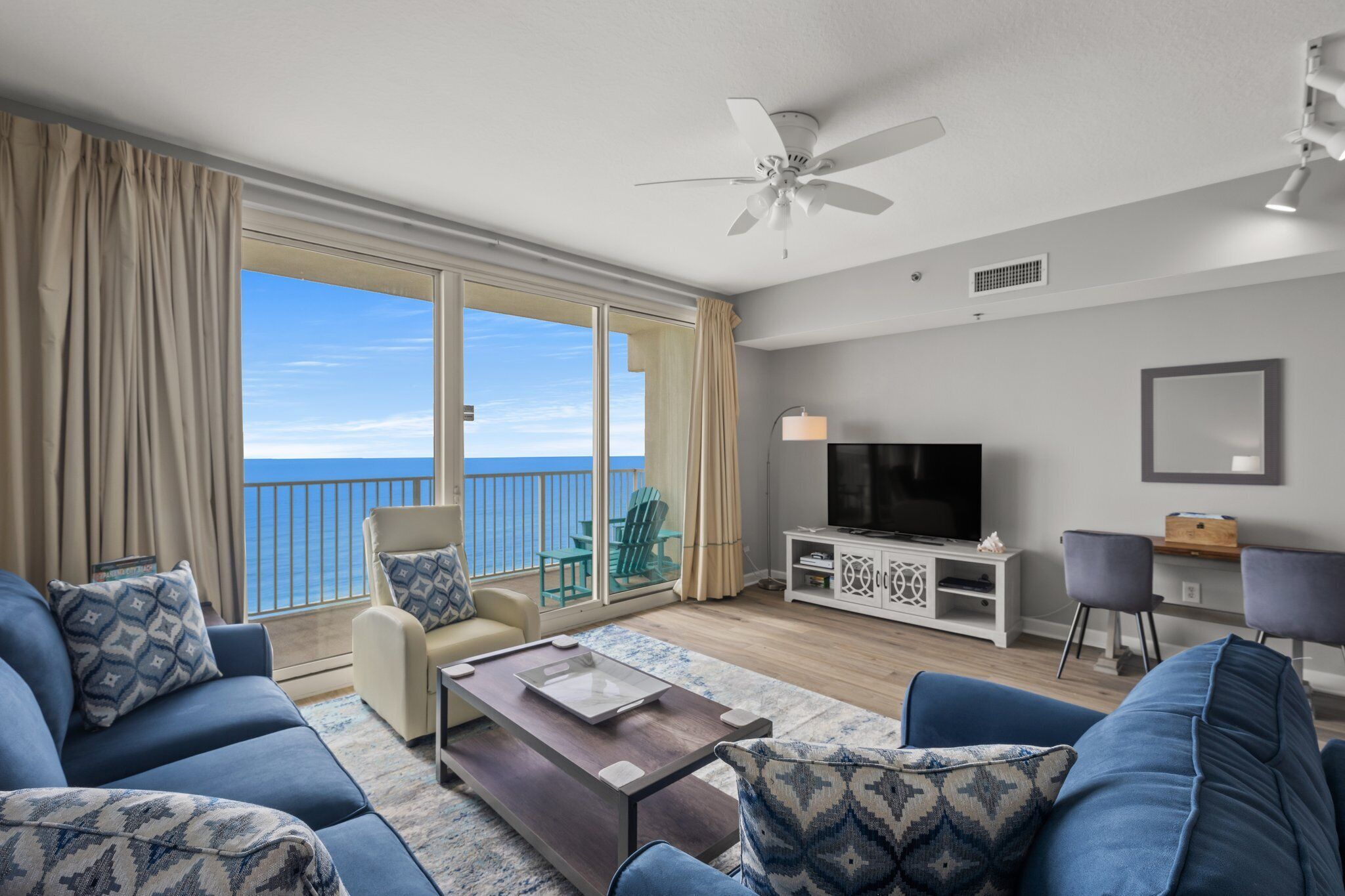 Gulf Front Living Area with Sleeper Sofa