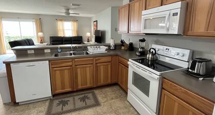 Beautiful Patio Villa w/ GOLF CART Close to Brownwood Paddock Square