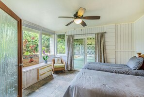 4 bedrooms, iron/ironing board, WiFi, bed sheets