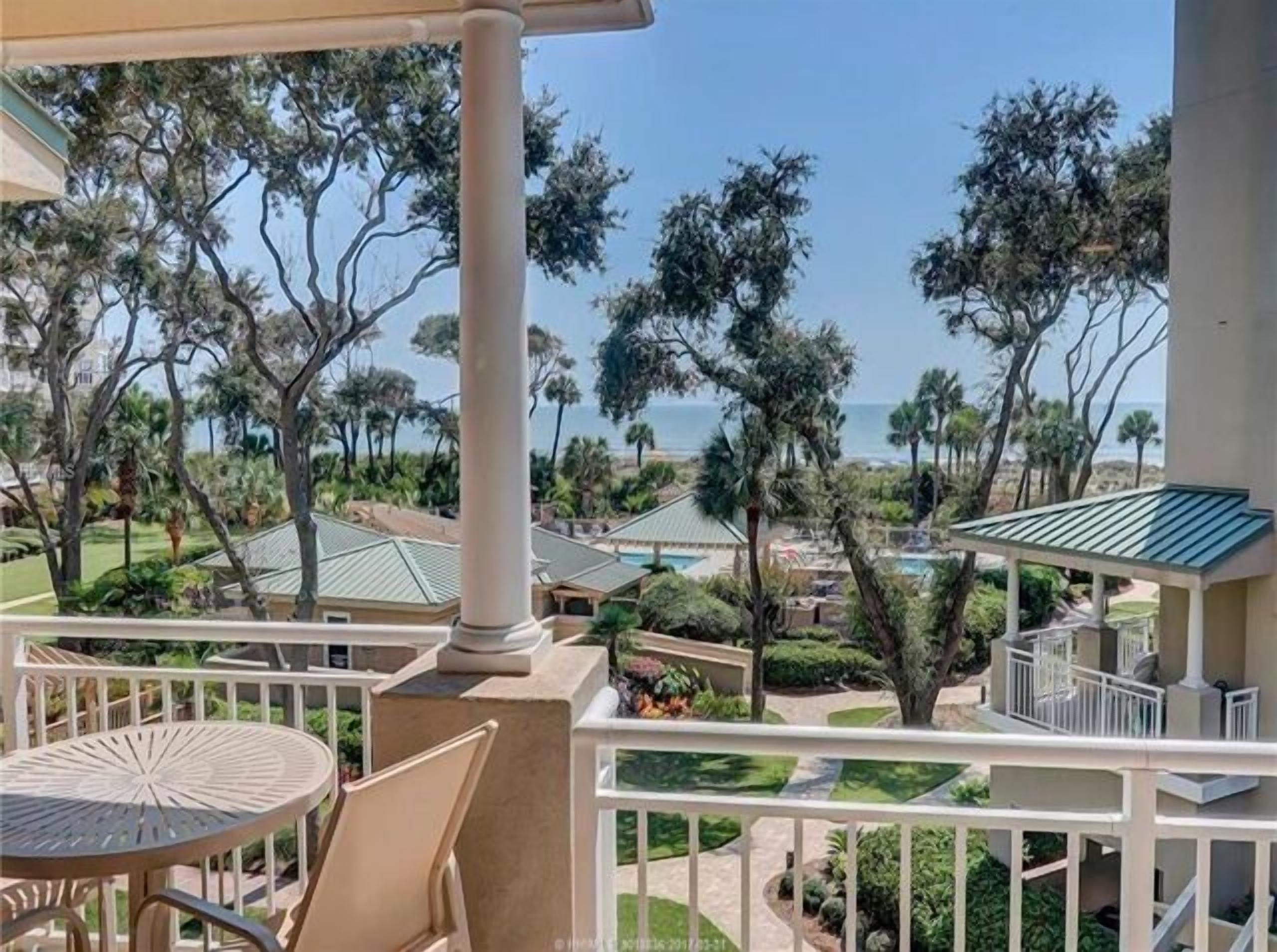 屋外ダイニングエリア