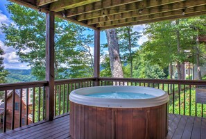 Tina de hidromasaje al aire libre