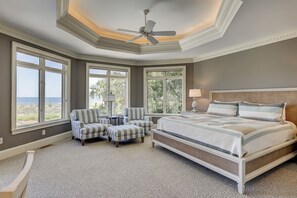 6 bedrooms, desk, iron/ironing board, free WiFi - 8 Night Harbour-OCEANFRONT, Fall & 2026 Dates available. Sleeps 18 (Hilton Head Island)