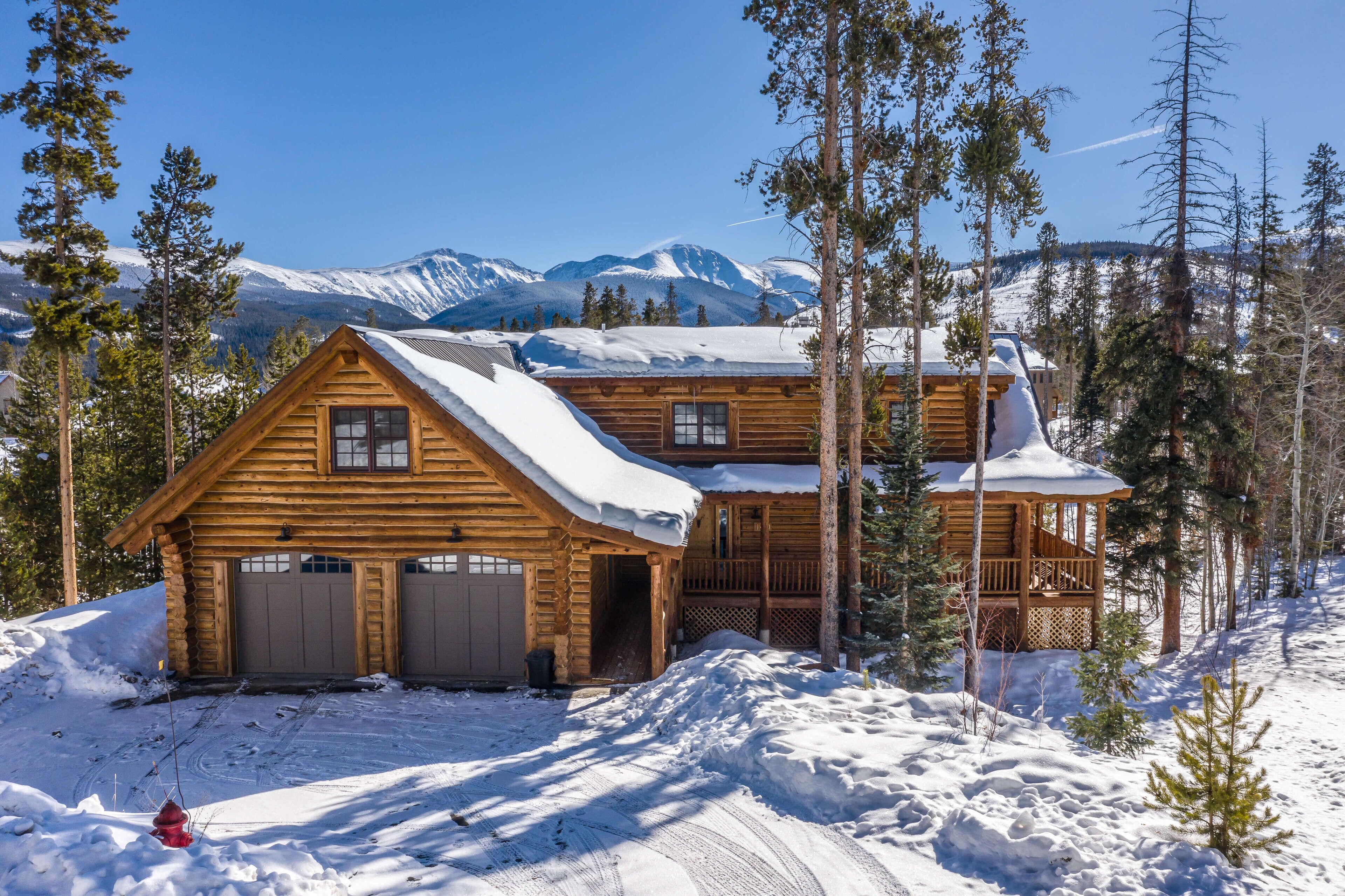 Two Brother's Lodge | Luxury Mountain Lodge | Game Room | Private Hot Tub