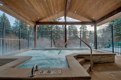 Impeccable Ski In/Out Unit with Mountain Views from Private Balcony TE402