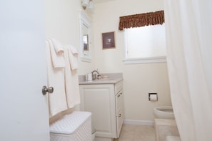 Hair dryer - Peaceful Retreat - Carmel House - Lovely and Private (Carmel)
