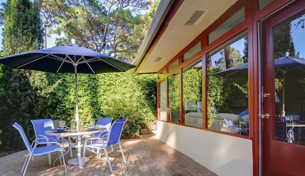 Outdoor dining - Peaceful Retreat - Carmel House - Lovely and Private (Carmel)