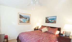1 bedroom, iron/ironing board, Internet, bed sheets - Peaceful Retreat - Carmel House - Lovely and Private (Carmel)