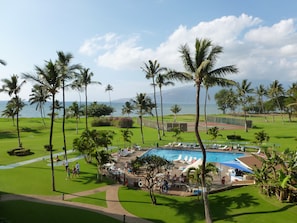 A heated pool - Maui Sunset Vacation Rentals B415 (Kihei)