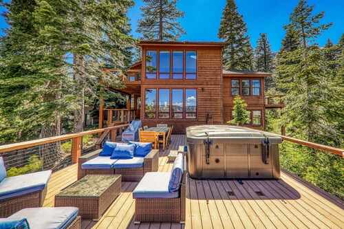 Eagles Nest By Tahoe Getaways- Hot Tub- Pool Table- Shuttle to Slopes- Dogs OK!