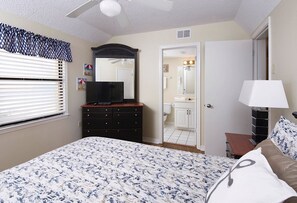 3 bedrooms, iron/ironing board, Internet, bed sheets