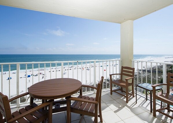 Outdoor dining - 601 Sunswept 3/3 You've Found Your Vacation Spot! Book Now! (Orange Beach)