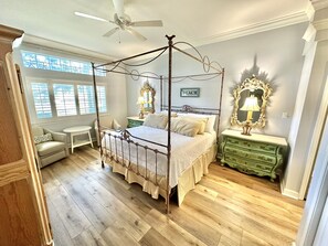 3 makuuhuonetta, silitysrauta/-lauta, ilmainen Wi-Fi, vuodevaatteet