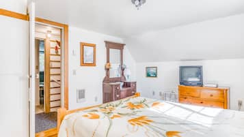 3 bedrooms, iron/ironing board, Internet, bed sheets