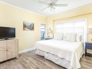 3 bedrooms, iron/ironing board, Internet, bed sheets