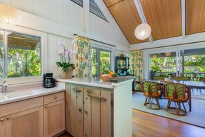 Fridge, microwave, oven, stovetop - Hale Pua Kai, Comfortable Hawaiian Style Home (Haena)