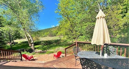 Hermosa casa con Creek en el patio, 10 min. a la ciudad / 20 min. esquiar, mascotas