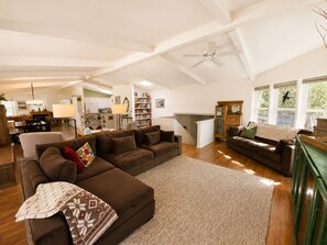 Flat-screen TV, fireplace, video games, DVD player