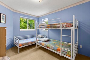 3 bedrooms, desk, iron/ironing board, travel cot