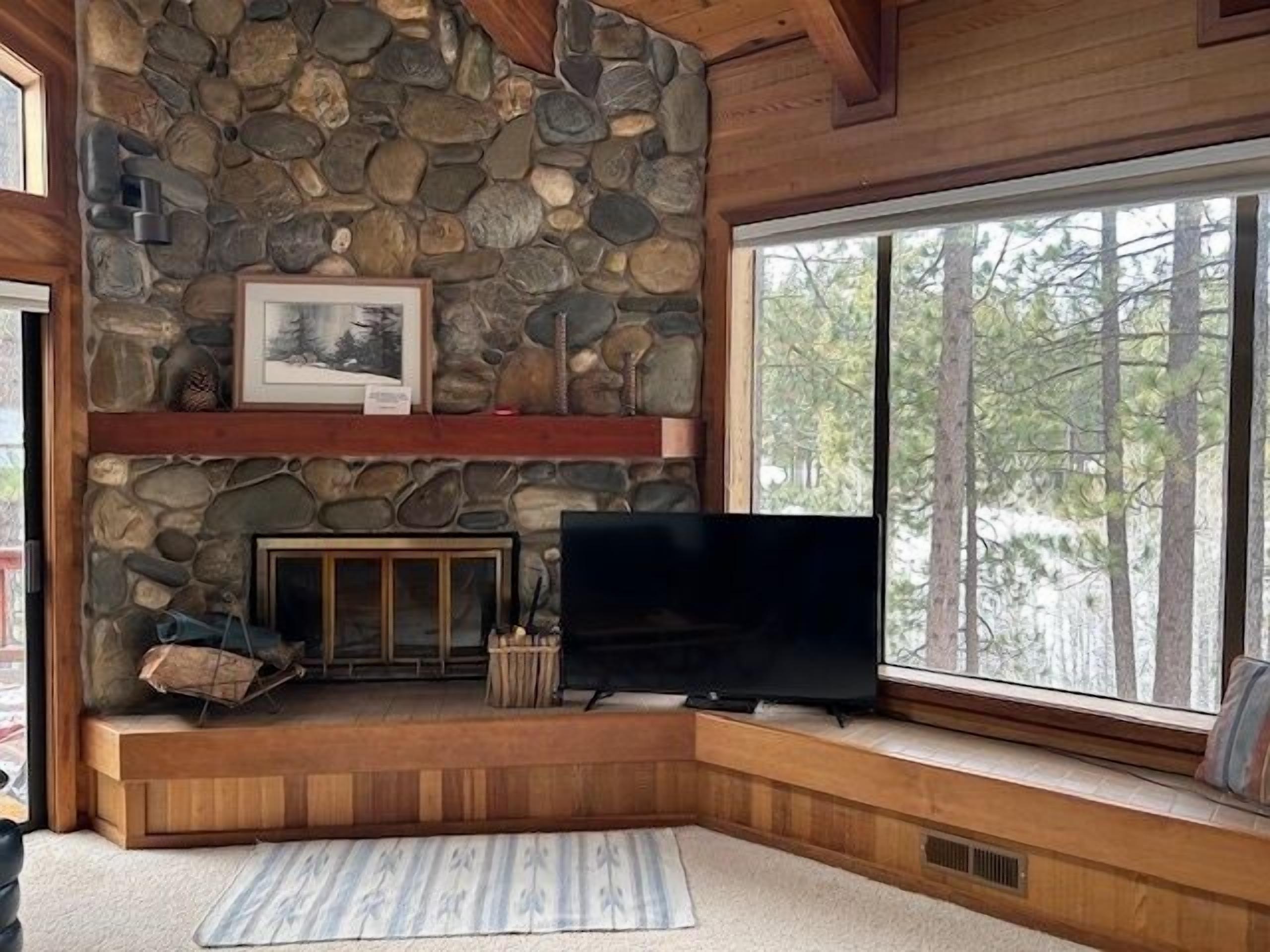 Special Rate: dog ok w/forest, golf views, bike, hike, pool, close to Lake