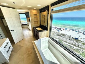 Interior - Large corner unit with spacious balconies! 4106 BS1 (Miramar Beach)