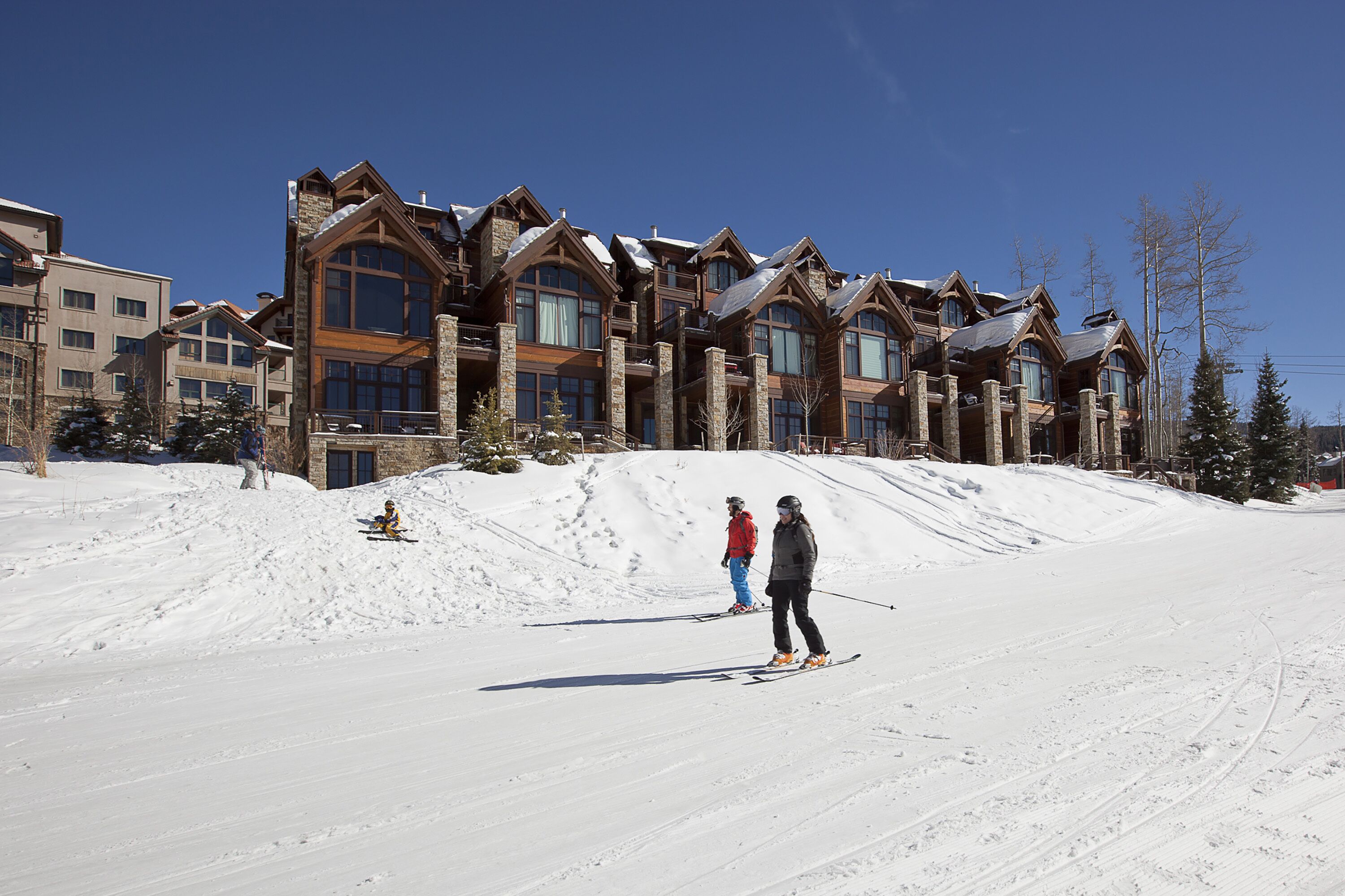 LE PRAZ- Mountain Village, Luxury Townhome, Ski In/Out, Movie Theatre, Hot Tub