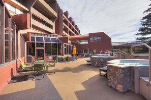Outdoor spa tub - Spacious 6BR penthouse in Breckenridge with ski area views, Beaver Run Peak 9 Penthouse! (Breckenridge)