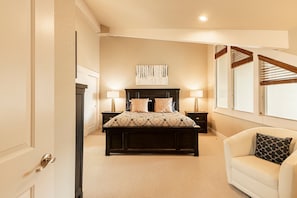 4 bedrooms, WiFi, bed sheets