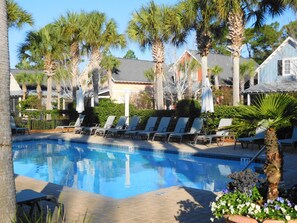 A heated pool - DISCOUNTED! ~Screened Porch~Free Activities! 2 GOLF CARTS*, Pet Friendly,POOL (Miramar Beach)