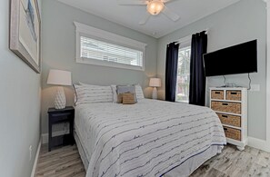 6 bedrooms, iron/ironing board, free WiFi, bed sheets