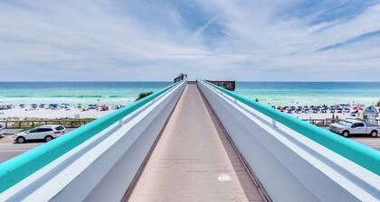 FREE BEACH Service!! Free Beach Bonfires M/F nts! Heated Pool! GRT amenities