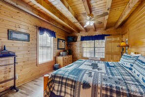 3 makuuhuonetta, silitysrauta/-lauta, vauvan matkasänky, internet