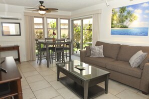 Smart TV, books, offices - OCEANFRONT RESORT- Winter's here+new rates - Kihei Sands Beachfront Condos-A3 (Kihei)