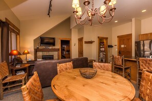 Flat-screen TV, fireplace