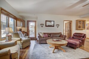 薄型テレビ、暖炉