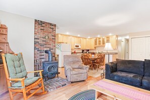 Televisión, videojuegos, reproductor de DVD, libros