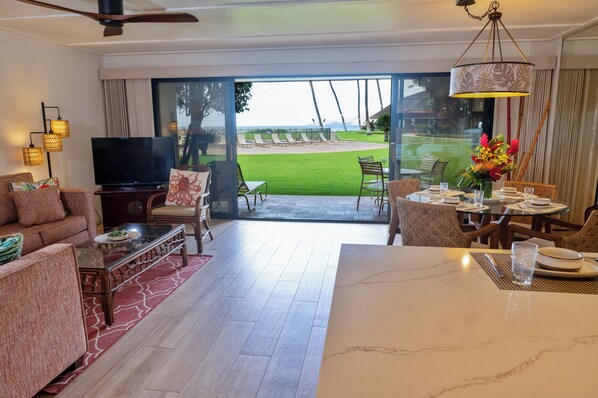 Dining - Ma'alaea Surf Unit B2-1 BR Ground Floor Beachfront Condo, AC, Wifi, Pool, TV (Kihei)