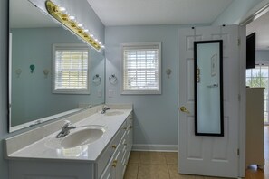 Douche, serviettes fournies