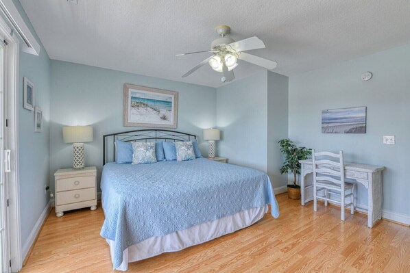 5 bedrooms, iron/ironing board, WiFi, bed sheets