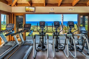 Fitness facility - 🏖️Direct Ocean Front | AC | Concierge Included | Ocean Viewing Lanai & Near Shops! (Waikoloa)