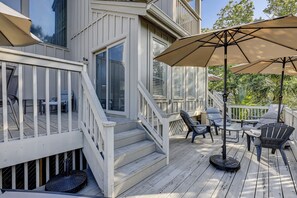 Terrace/patio - 107 Oceanwood-25 Yards to Beach & Oceanfront Pool. (Hilton Head Island)