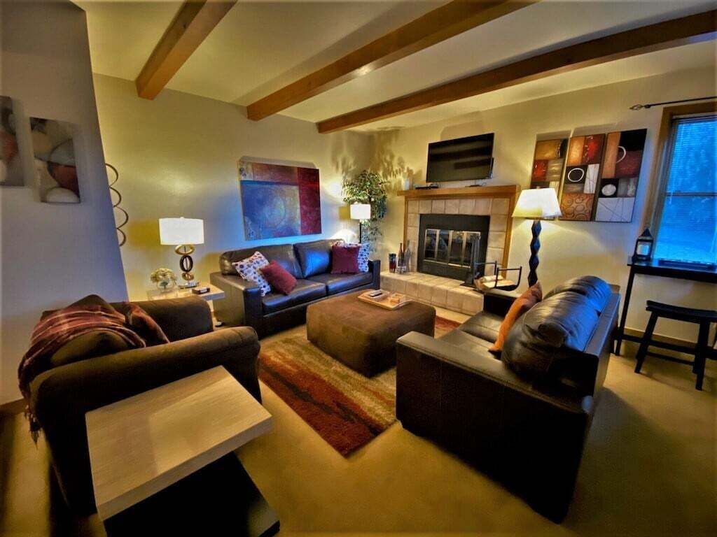Charming Condo Located 1.5 Miles from Downtown Durango, Pool/Hot Tub On Site